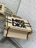 BOOK TOTE 26 BEIGE AND BLACK MISS GRAFFITI EMBROIDERY - Image 3