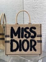 LARGE BOOK TOTE 42 BEIGE AND BLACK MISS DIOR GRAFFITI EMBROIDERY - Image 9