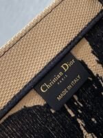 LARGE BOOK TOTE 42 BEIGE AND BLACK MISS DIOR GRAFFITI EMBROIDERY - Image 13