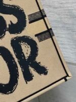 LARGE BOOK TOTE 42 BEIGE AND BLACK MISS DIOR GRAFFITI EMBROIDERY - Image 11