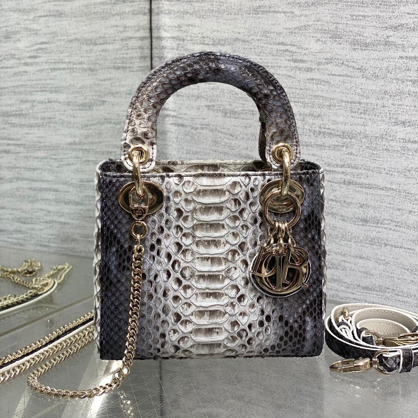 img_2b46f204_20241028_i1730104471_5264_0_jpg MINI 17 LADY BAG IN WHITE MIX BLACK SNAKESKIN PATTERN LAMBSKIN - Image 1