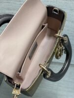 MEDIUM 22 LADY BAG IN GOLD METALLIC LAMBSKIN - Image 18
