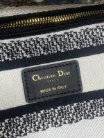 DIOR 25S SMALL LADY D-LITE BAG 24 IN WHITE RED DIOR STAR EMBROIDERY - Image 18