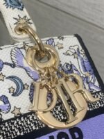 DIOR 25S SMALL LADY D-LITE BAG 24 IN PURPLE DIOR NIGHT OF DREAMS EMBROIDERY - Image 13
