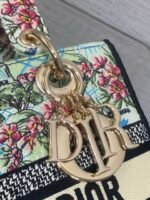 DIOR 25S SMALL LADY D-LITE BAG 24 IN BLUE AND WHITE CANVAS FLORAL EMBROIDERY - Image 4