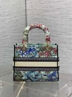 DIOR 25S SMALL LADY D-LITE BAG 24 IN BLUE AND WHITE CANVAS FLORAL EMBROIDERY - Image 2