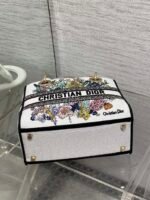 DIOR 25S SMALL LADY D-LITE BAG 24 IN WHITE DIOR FLOWERS CALENDAR ALLOVER EMBROIDERY - Image 8