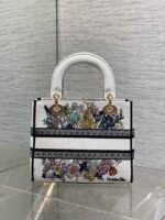 DIOR 25S SMALL LADY D-LITE BAG 24 IN WHITE DIOR FLOWERS CALENDAR ALLOVER EMBROIDERY - Image 11