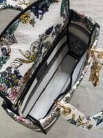 DIOR 25S SMALL LADY D-LITE BAG 24 IN MULTICOLOR DIOR FLOWERS CALENDAR ALLOVER EMBROIDERY - Image 7