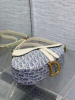 DIOR 25S SOFT SADDLE BAG 25 IN BLUE DIOR OBLIQUE CHAMBRAY AND IVORY SMOOTH CALFSKIN - Image 17