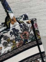 DIOR 25S LUCKY SMALL DIOR BOOK TOTE 26 IN MULTICOLOR DIOR FLOWERS CALENDAR ALLOVER EMBROIDERY - Image 15