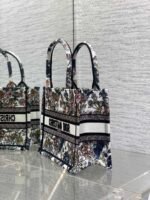 DIOR 25S LUCKY SMALL DIOR BOOK TOTE 26 IN MULTICOLOR DIOR FLOWERS CALENDAR ALLOVER EMBROIDERY - Image 4