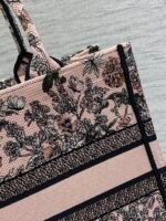 DIOR 25S LUCKY MEDIUM DIOR BOOK TOTE 36 IN PINK MULTICOLOR DIOR FLOWERS CALENDAR ALLOVER EMBROIDERY - Image 6