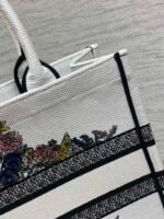 DIOR 25S LUCKY MEDIUM DIOR BOOK TOTE 36 IN WHITE MULTICOLOR DIOR STAR EMBROIDERY - Image 15