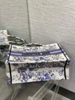 DIOR 25S LARGE BOOK TOTE 42 IN WHITE AND PURPLE DIOR NIGHT OF DREAMS EMBROIDERY - Image 18