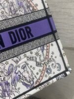 DIOR 25S LUCKY MEDIUM BOOK TOTE 36 IN WHITE AND PURPLE DIOR NIGHT OF DREAMS EMBROIDERY - Image 7