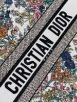 DIOR 25S LUCKY MEDIUM BOOK TOTE 36 IN MULTICOLOR COTTON FLOWERS CALENDAR ALLOVER EMBROIDERY - Image 12