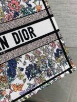 DIOR 25S LUCKY MEDIUM BOOK TOTE 36 IN MULTICOLOR COTTON FLOWERS CALENDAR ALLOVER EMBROIDERY - Image 15