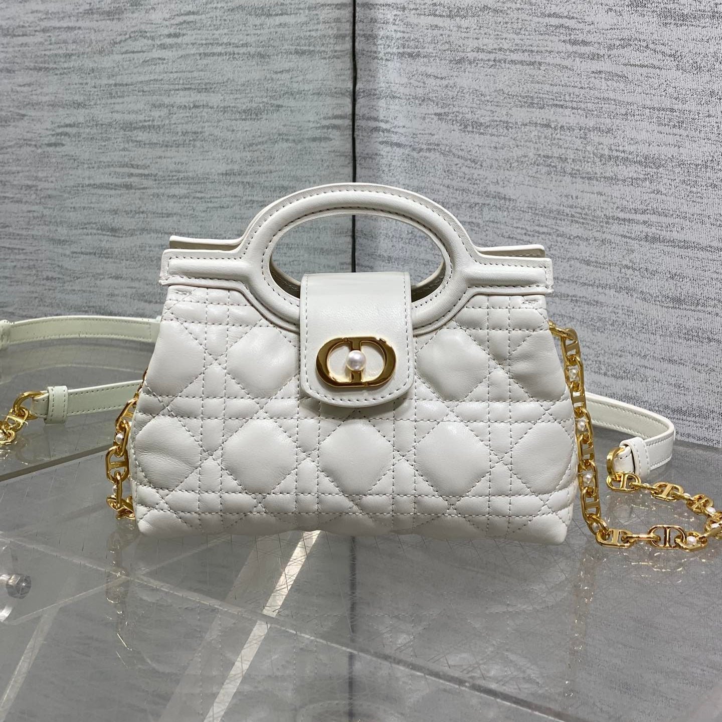 img_2b46f204_20250915_i1757876162_9521_3_jpg DIOR 25S JOLIE TOP HANDLE MINI BAG 18 IN WHITE CALFSKIN GOLD HARDWRE - Image 1