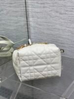 DIOR 25S TOUJOURS VERTICAL TOTE BAG 18 IN IVORY CALFSKIN WITH CHARM BRACELET STRAP - Image 16
