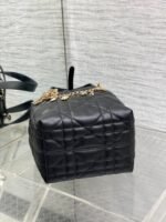 DIOR 25S TOUJOURS VERTICAL TOTE BAG 18 IN BLACK CALFSKIN WITH CHARM BRACELET STRAP - Image 8