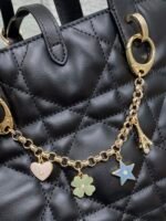 DIOR 25S TOUJOURS VERTICAL TOTE BAG 18 IN BLACK CALFSKIN WITH CHARM BRACELET STRAP - Image 5