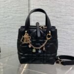 DIOR 25S TOUJOURS VERTICAL TOTE BAG 18 IN BLACK CALFSKIN WITH CHARM BRACELET STRAP - Image 10