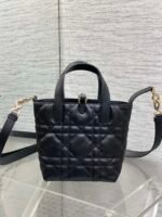 DIOR 25S TOUJOURS VERTICAL TOTE BAG 18 IN BLACK CALFSKIN WITH CHARM BRACELET STRAP - Image 3
