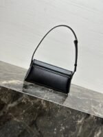 CELINE 25S TRIOMPHE BAG 24 IN BLACK SHINY CALFSKIN - Image 2