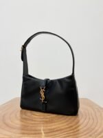 LE 5 À 7 BAG 24 BLACK GLOSSY CALFSKIN HOBO - Image 11