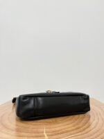 LE 5 À 7 BAG 24 BLACK GLOSSY CALFSKIN HOBO - Image 17