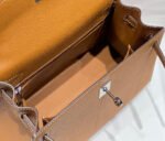 KELLY 25CM IN GOLD EPSOM CALFSKIN SILVER HARDWARE - Image 9