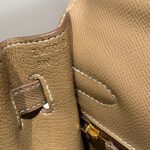 KELLY 32CM IN ETOUPE EPSOM CALFSKIN GOLD HARDWARE - Image 7