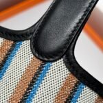 PICOTIN LOCK 18 BAG IN BLACK CALFSKIN ÉCRU/NOIR/FAUVE/NOIR/BLEU ZANZIBAR EMBROIDERY CANVAS - Image 15
