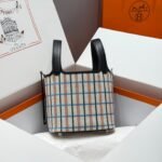PICOTIN LOCK 18 BAG IN BLACK CALFSKIN ÉCRU/NOIR/FAUVE/NOIR/BLEU ZANZIBAR EMBROIDERY PLAID CANVAS - Image 2