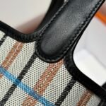 PICOTIN LOCK 18 BAG IN BLACK CALFSKIN ÉCRU/NOIR/FAUVE/NOIR/BLEU ZANZIBAR EMBROIDERY PLAID CANVAS - Image 9