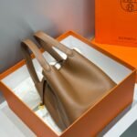 HERMES 25S PICOTIN LOCK 22 IN BURNT CARAMEL CALFSKIN GOLD HARDWARE - Image 2