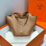 HERMES 25S PICOTIN LOCK 22 IN BURNT CARAMEL CALFSKIN GOLD HARDWARE - Image 10