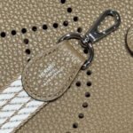 HERMES 25S MINI EVELYNE 18 IN BEIGE MARFA PATTERNED STRAP CALFSKIN SILVER HARDWARE - Image 7