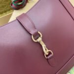JACKIE MEDIUM SHOULDER BAG 35 IN WINE RED CALFSKIN GOLD HARDWARE - Image 5