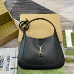 JACKIE MEDIUM SHOULDER BAG 35 IN BLACK CALFSKIN GOLD HARDWARE - Image 9