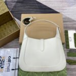 JACKIE MEDIUM SHOULDER BAG 35 IN WHITE CALFSKIN GOLD HARDWARE - Image 13
