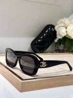 SQUARE SUNGLASSES CH5468B IN ACETATE EMBOSSED DIAMOND - Image 4