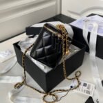 CC VANITY CASE 19 BLACK LAMBSKIN GOLD HARDWARE - Image 6