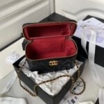 CC VANITY CASE 19 BLACK LAMBSKIN GOLD HARDWARE - Image 3