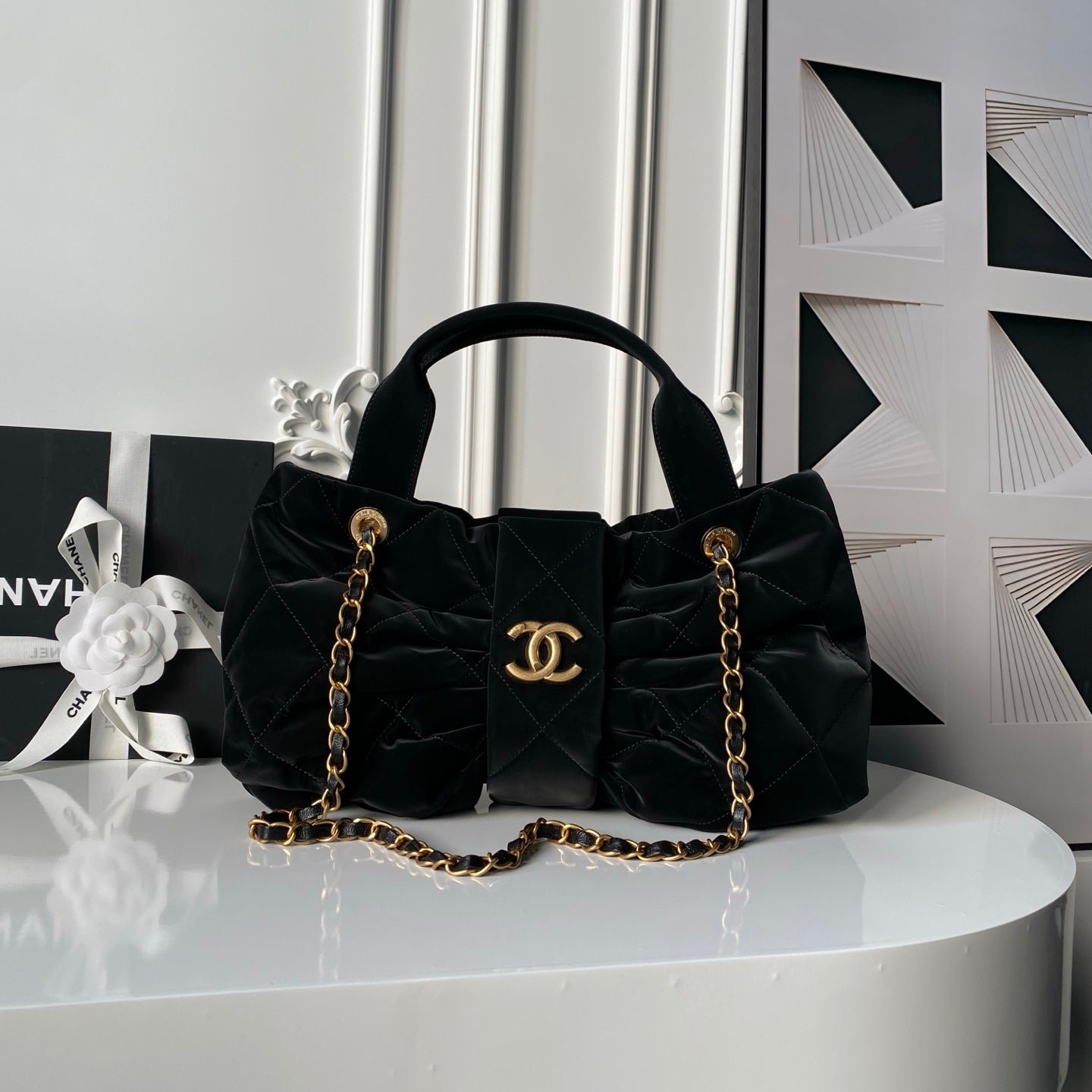 img_70762a6f_20251010_i1760053243232_1393_0_0_jpg CHANEL 25S BOW BAG 38 IN BLACK VELVET WITH GOLD HARDWARE - Image 1