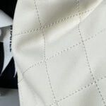 CHANEL 25S HOBO BAG 32 IN CREAM WHITE LAMBSKIN - Image 4