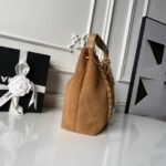 CHANEL 25S HOBO BAG 31 IN CARAMEL BROWN SUEDE WITH GOLD HARDWARE - Image 6