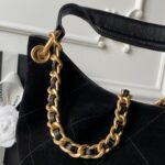 CHANEL 25S HOBO BAG 31 IN BLACK SUEDE WITH GOLD HARDWARE - Image 16