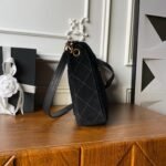 CHANEL 25S SHOULDER BAG 30 IN BLACK SUEDE WITH GOLD HARDWARE - Image 16